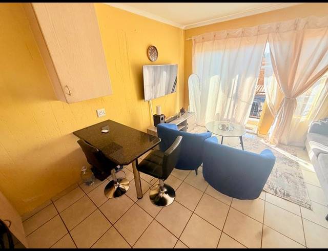 2 BEDROOM APARTMENT FOR SALE IN STAALRUS